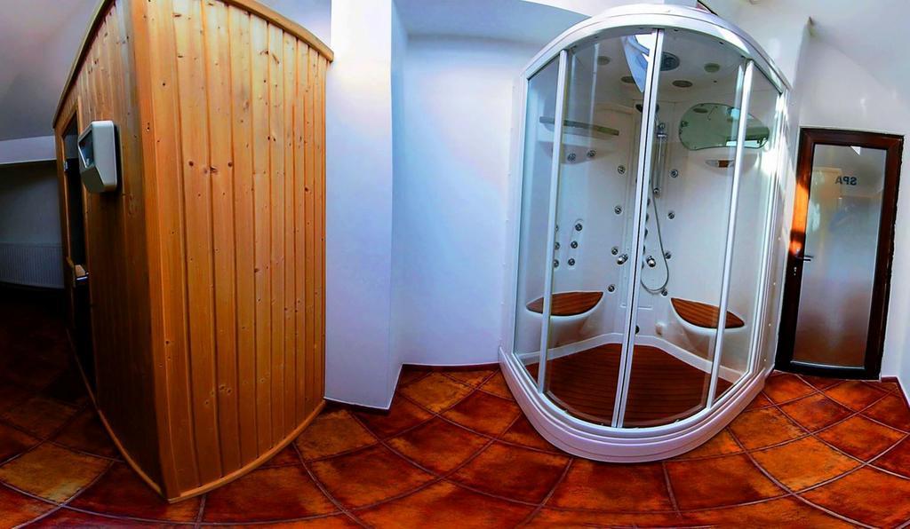 מלון Târgu Jiu Casa Cartianu מראה חיצוני תמונה