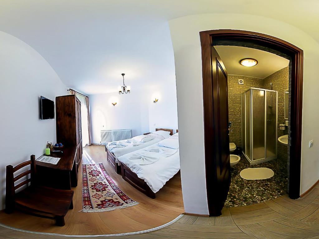 מלון Târgu Jiu Casa Cartianu חדר תמונה