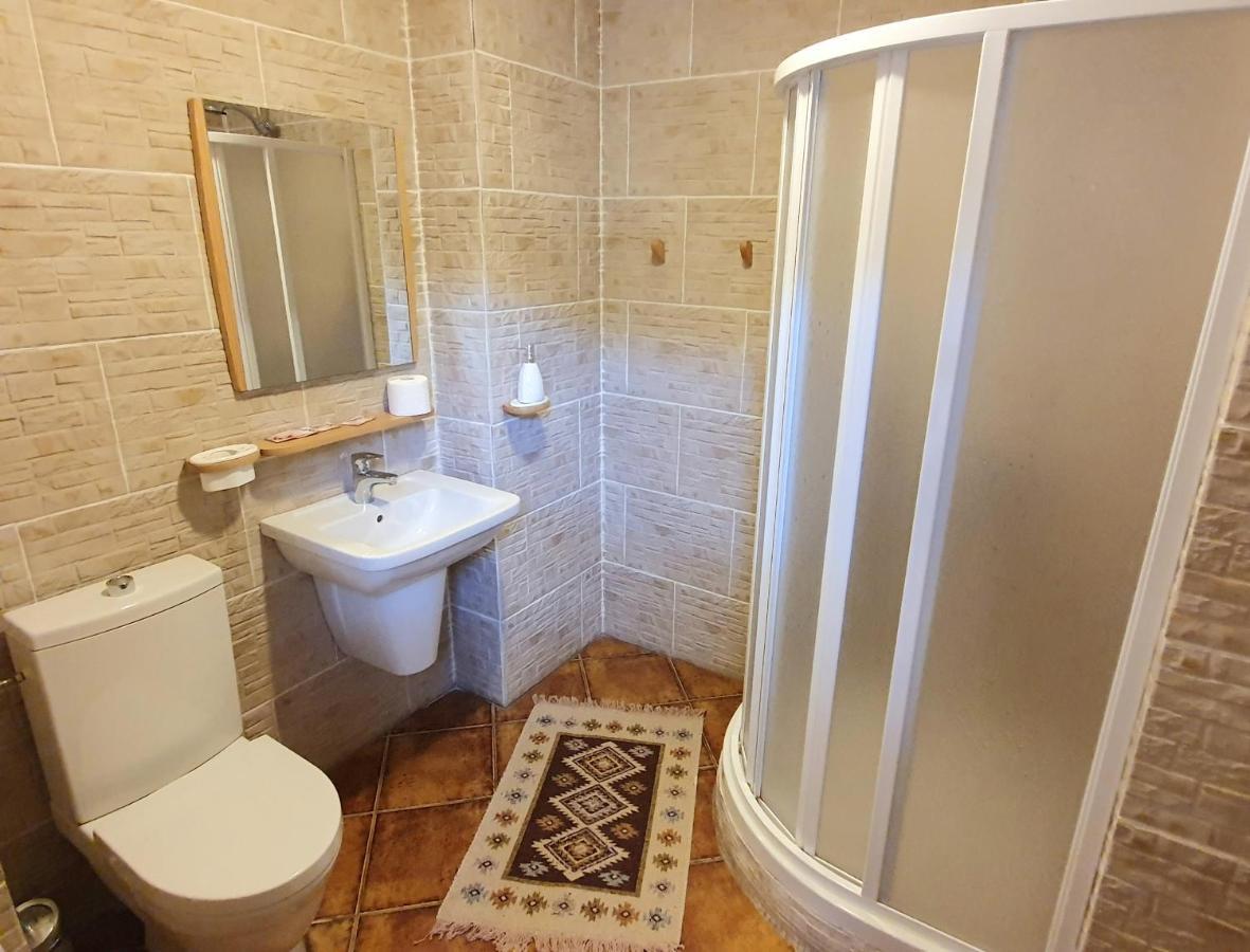 מלון Târgu Jiu Casa Cartianu מראה חיצוני תמונה